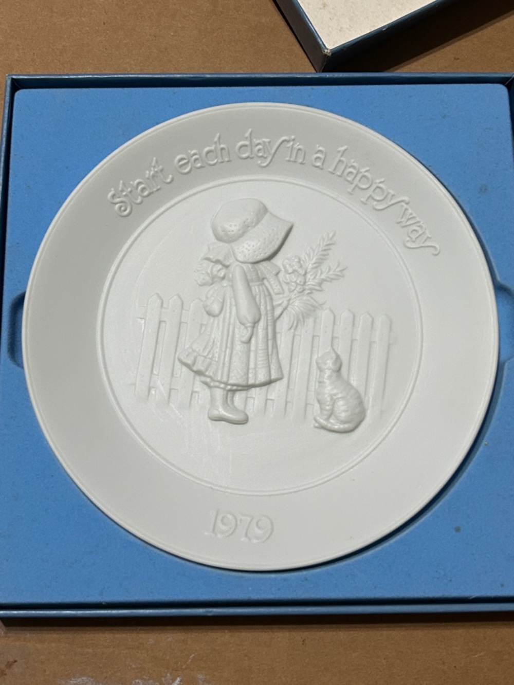1979 Holly Hobbie Wall Plate - 'Start Each Day in a Happy Way'